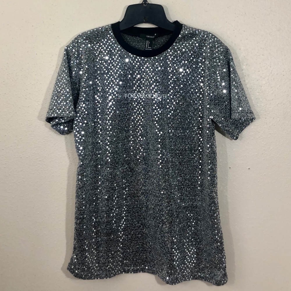 Forever 21 Sequin T-Shirt Size Small